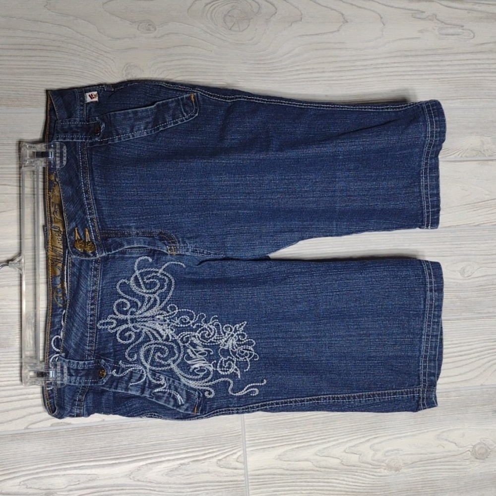 Embroidered Shorts- Mecca Femme